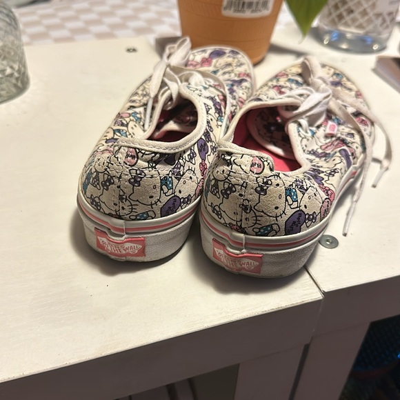 Hello Kitty vans - Picture 3 of 10